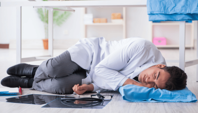 7 Reasons Why Sleeping On The Floor Is More Beneficial
